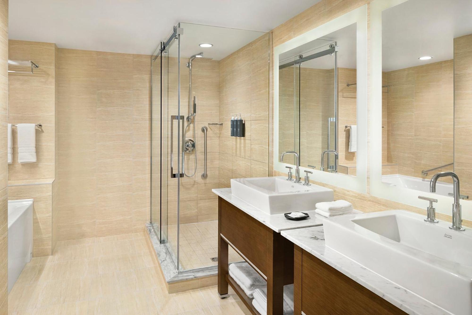 The Westin Wall Centre, Vancouver Airport Ричмънд Екстериор снимка