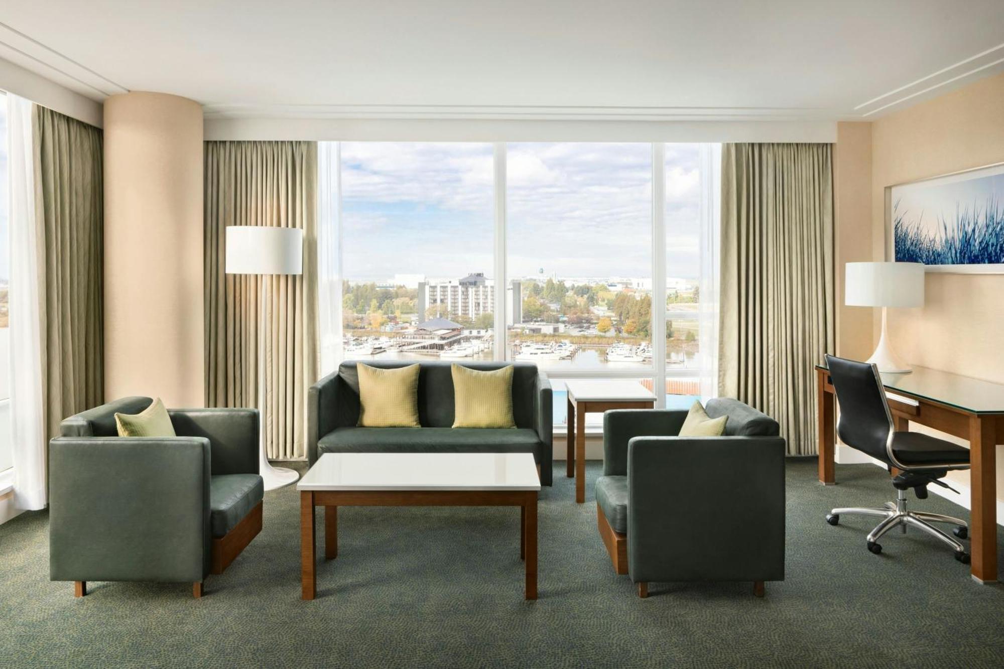 The Westin Wall Centre, Vancouver Airport Ричмънд Екстериор снимка
