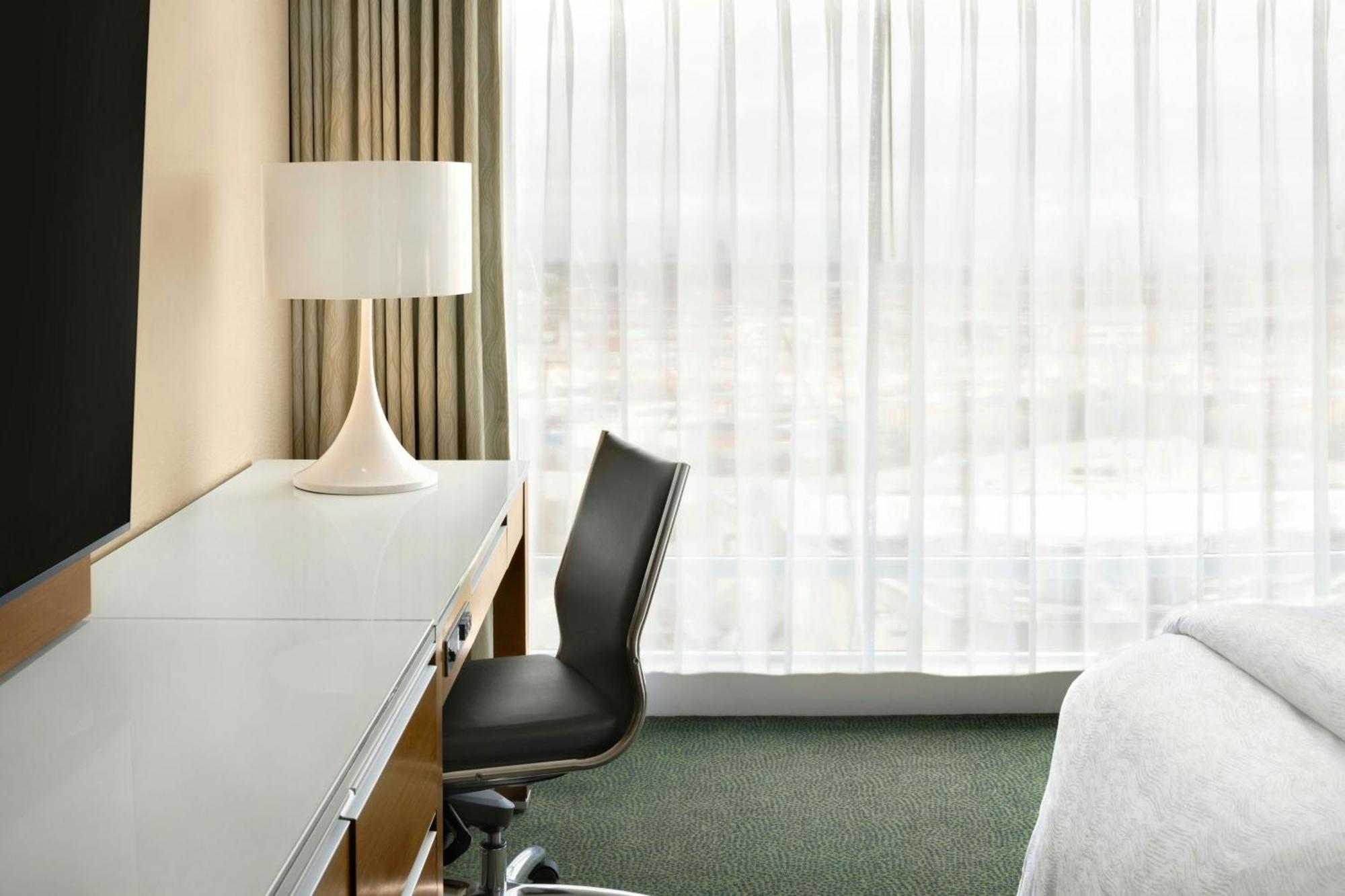 The Westin Wall Centre, Vancouver Airport Ричмънд Екстериор снимка