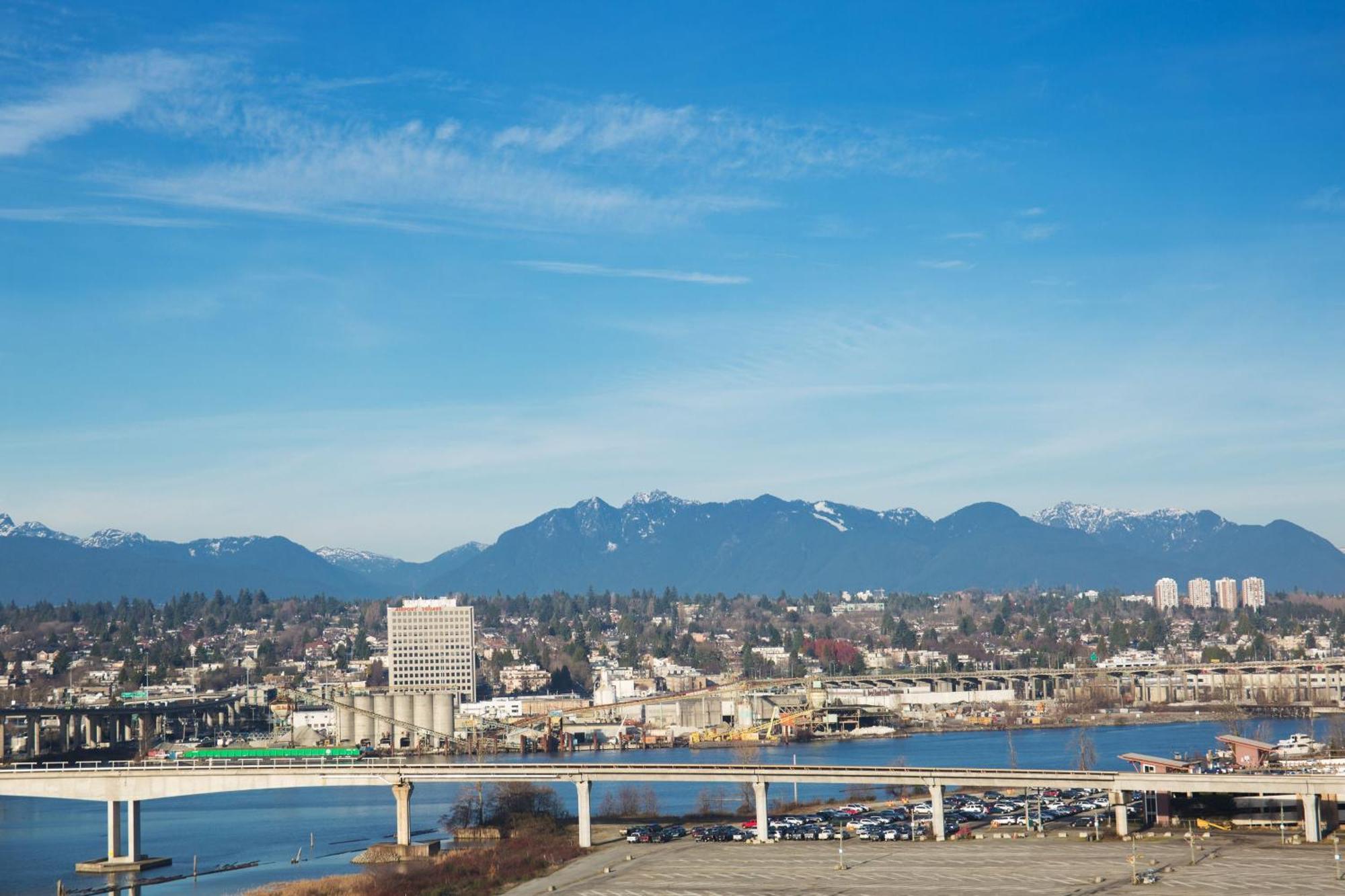 The Westin Wall Centre, Vancouver Airport Ричмънд Екстериор снимка