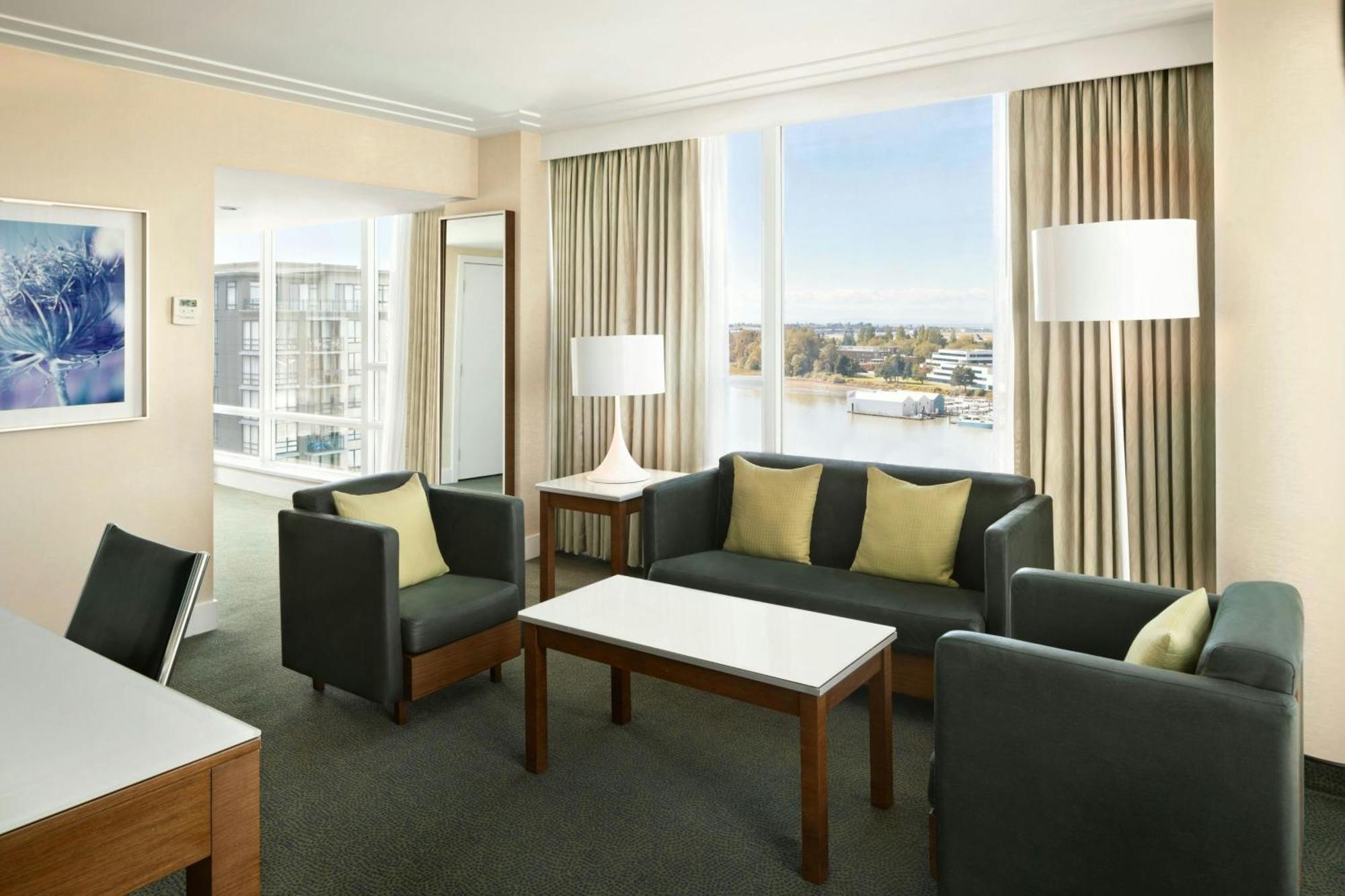 The Westin Wall Centre, Vancouver Airport Ричмънд Екстериор снимка